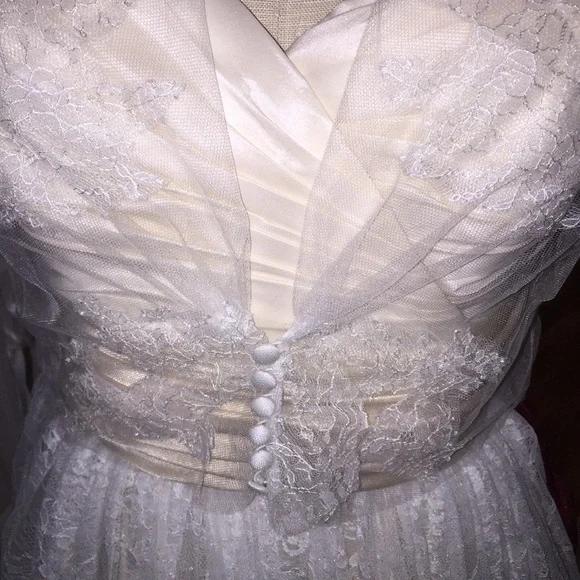 PRONOVIAS off white Jacket only NWT Size 12. Runs small. - Picture 2 of 6